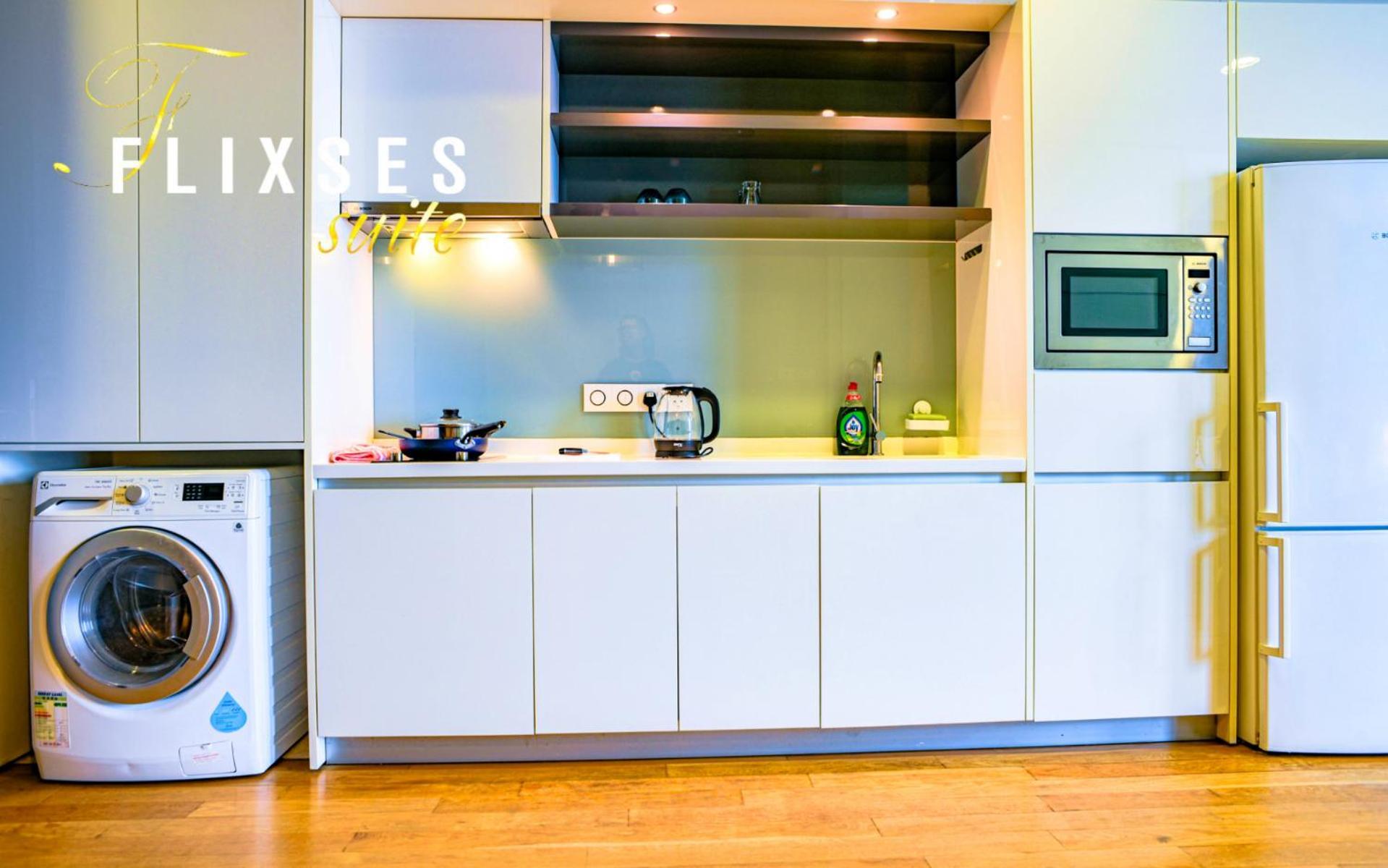 Flixses Suites At Platinum Klcc Куала-Лумпур Экстерьер фото